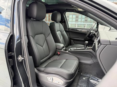Certified 2026 Porsche Macan AWD/4WD image 14