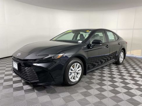 Used 2026 Toyota Camry LE FWD image 4