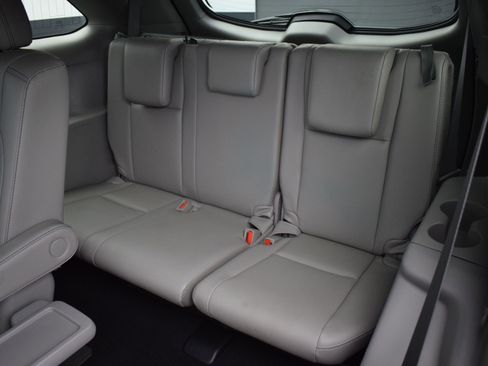 Used 2019 Toyota Highlander XLE image 14