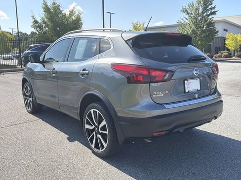 Used 2018 Nissan Rogue Sport SL FWD image 7
