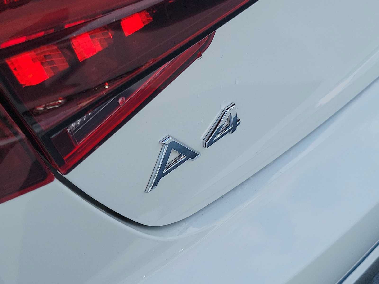 Used 2019 Audi A4 2.0T Premium w/ Convenience Package FWD image 11