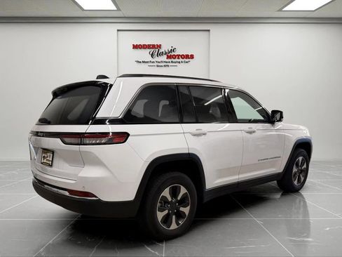 Used 2022 Jeep Grand Cherokee Limited 4xe w/ Luxury Tech Group II AWD/4WD image 7
