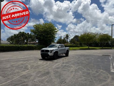 Used 2025 Toyota Tacoma SR5 image 2