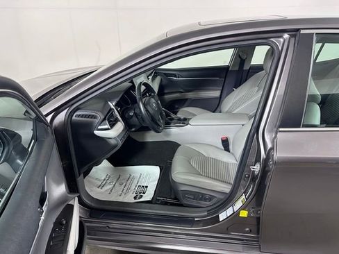 Used 2021 Toyota Camry SE w/ Cold Weather Package AWD/4WD image 18