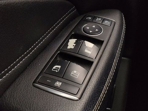 Used 2016 Mercedes-Benz GLE 350 w/ Premium Package image 27