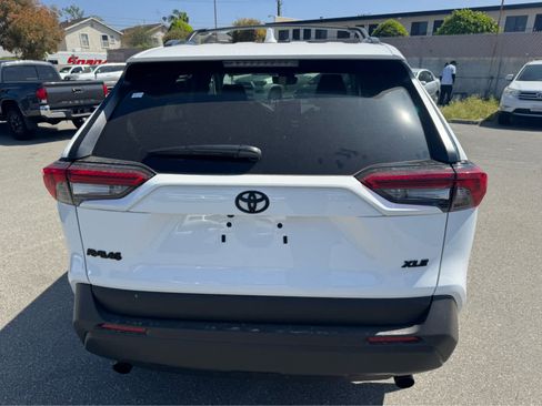 Used 2024 Toyota RAV4 XLE w/ Convenience Package image 7
