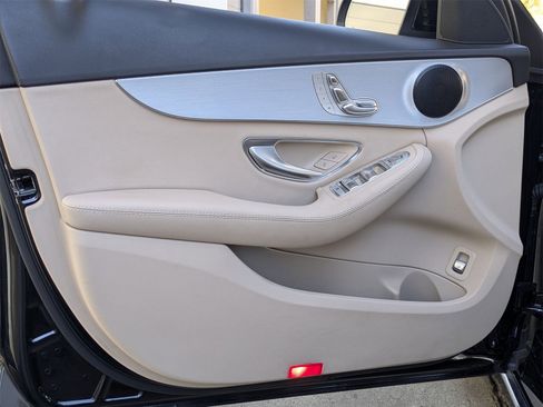 Used 2019 Mercedes-Benz C 300 Sedan image 16