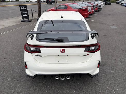 Used 2024 Honda Civic Type R image 5