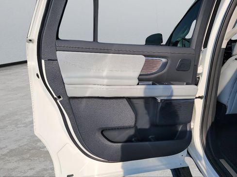 New 2026 Ford Expedition Max Platinum image 25