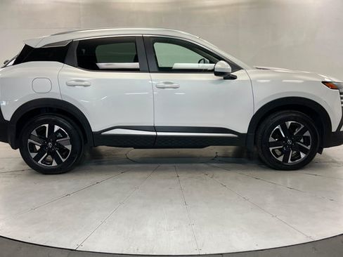 Used 2025 Nissan Kicks SV w/ SV Premium Package AWD/4WD image 6