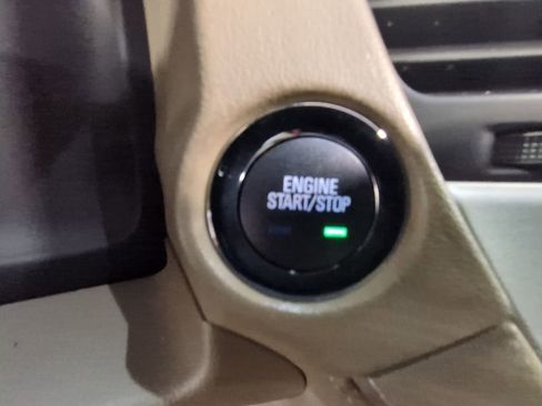 Used 2019 GMC Yukon SLT w/ Open Road Package image 17