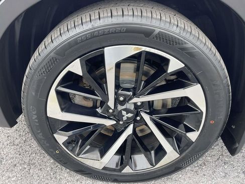 Used 2024 Mitsubishi Outlander SEL image 8