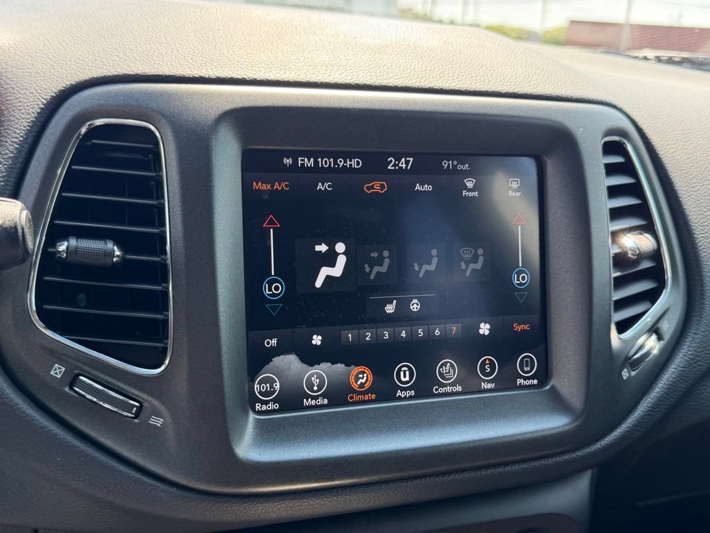 Used 2019 Jeep Compass Trailhawk w/ Cold Weather Group AWD/4WD image 21