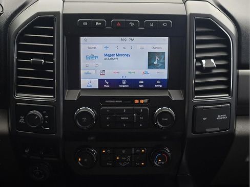 Used 2020 Ford F250 XLT w/ XLT Premium Package AWD/4WD image 11