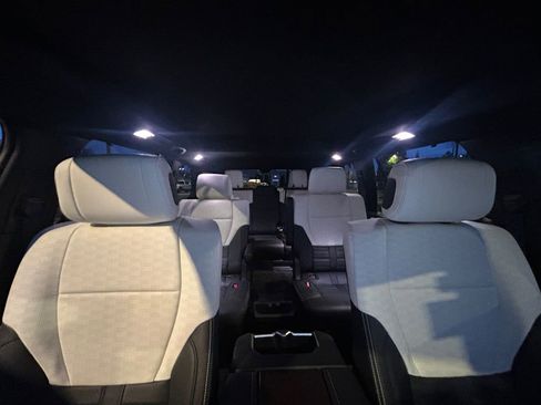 Used 2025 Toyota Sequoia 4WD image 28