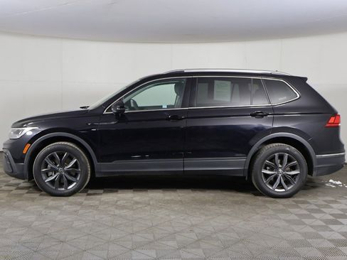 Used 2022 Volkswagen Tiguan SE w/ Panoramic Sunroof Package image 12