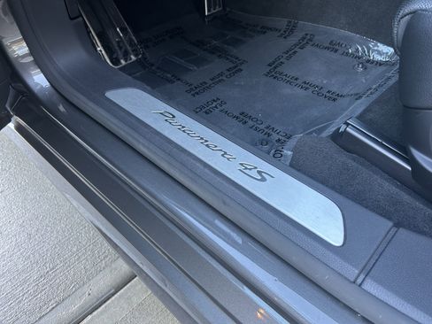 Used 2014 Porsche Panamera 4S image 17