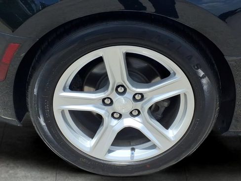 Used 2018 Chevrolet Camaro LT RWD image 9