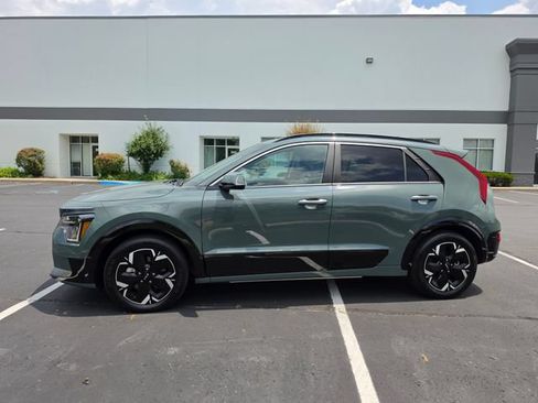 Used 2024 Kia Niro Wave w/ Wave Preserve Package FWD image 12
