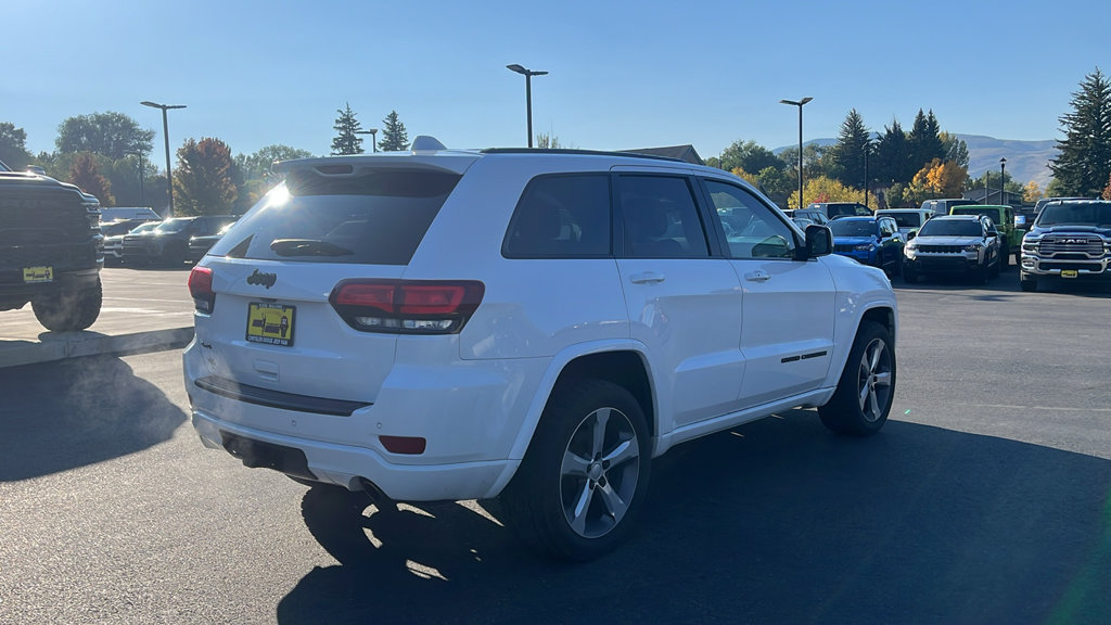 Used 2020 Jeep Grand Cherokee Altitude AWD/4WD image 3