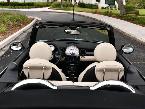 Used 2014 MINI Cooper S image 16