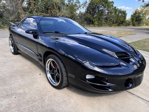 Used 2001 Pontiac Firebird Formula w/ Protection Group image 2