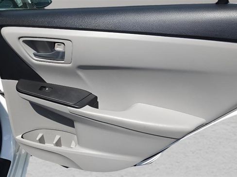 Used 2016 Toyota Camry LE FWD image 22
