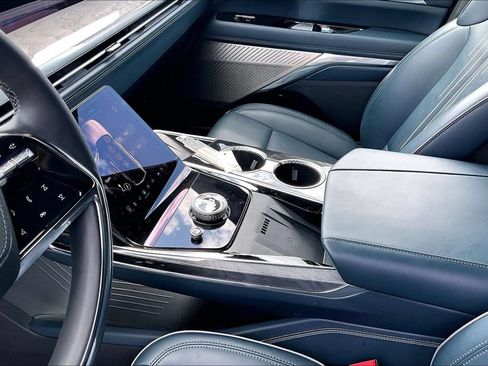 Certified 2025 Cadillac Escalade IQ Sport 2 AWD/4WD image 17