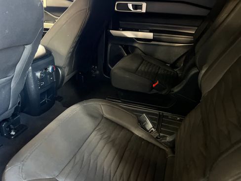 Used 2021 Ford Explorer XLT RWD image 5