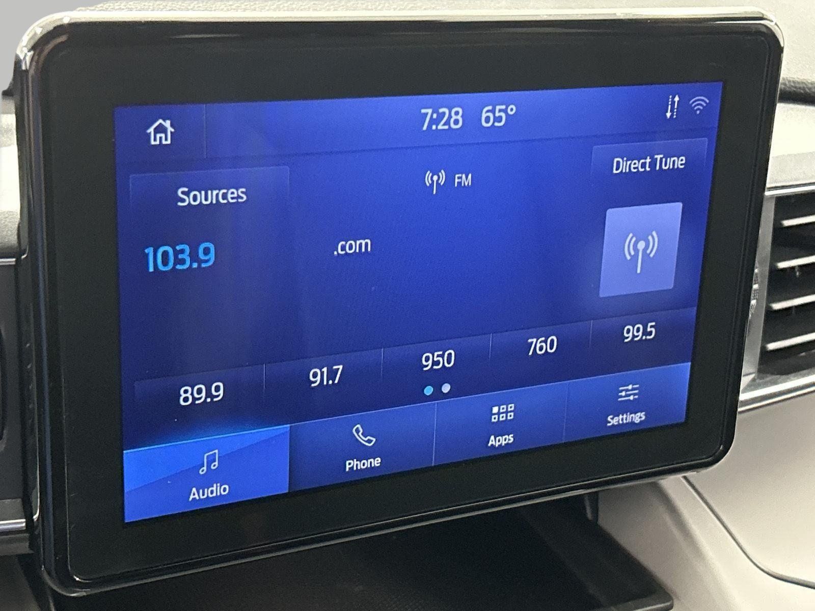 Used 2024 Ford Explorer XLT w/ Equipment Group 202A AWD/4WD image 8