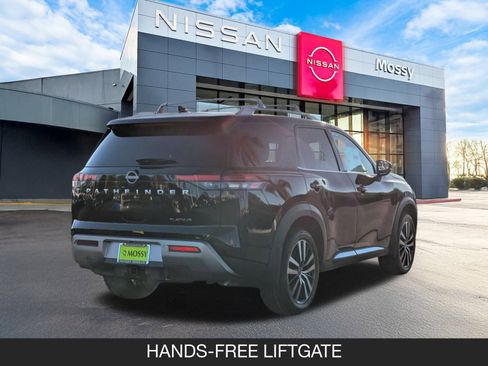 New 2025 Nissan Pathfinder Platinum w/ Cargo Package image 8