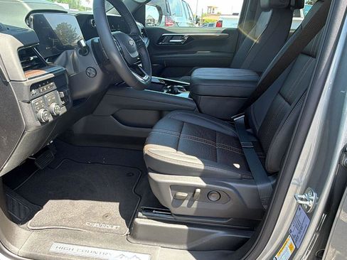 New 2026 Chevrolet Suburban High Country AWD/4WD image 13