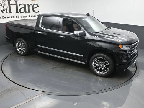 New 2026 Chevrolet Silverado 1500 High Country AWD/4WD image 16