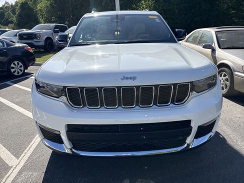 Used 2023 Jeep Grand Cherokee L Limited image 40