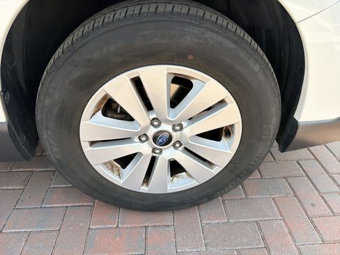 Used 2019 Subaru Outback 2.5i Premium image 13