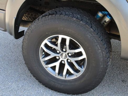 Used 2018 Ford F150 Raptor w/ Equipment Group 802A Luxury image 19