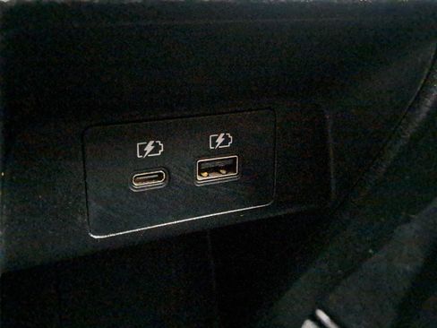 Used 2024 Mitsubishi Outlander SE image 14