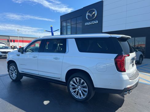 Used 2024 GMC Yukon XL Denali w/ Denali Reserve Package AWD/4WD image 3