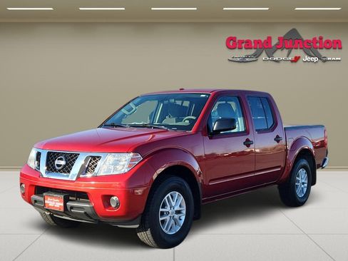 Used 2018 Nissan Frontier SV image 3
