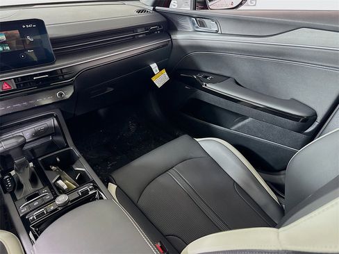 Used 2025 Kia K5 GT-Line w/ GT-Line Premium Package image 25