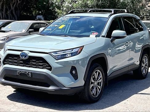 Used 2022 Toyota RAV4 XLE Premium AWD/4WD image 3