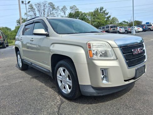 Used 2014 GMC Terrain SLE w/ Safety Package FWD image 3