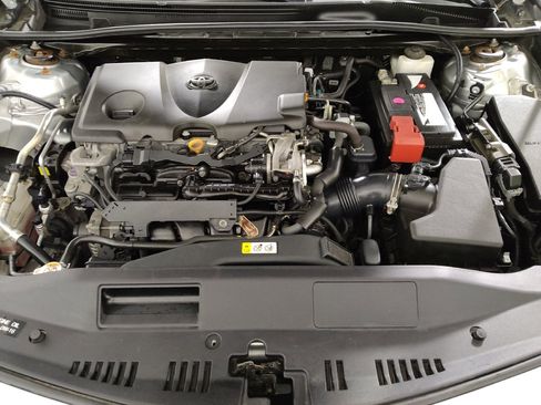 Used 2020 Toyota Camry SE image 30