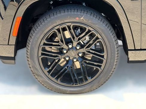 New 2026 Jeep Grand Wagoneer Limited AWD/4WD image 13