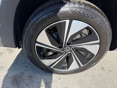 New 2026 Volkswagen Taos SE AWD/4WD image 14