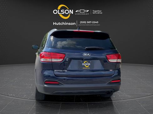 Used 2016 Kia Sorento AWD w/ LX Convenience Package image 4