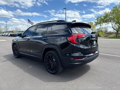 Used 2020 GMC Terrain SLE w/ Driver Convenience Package FWD image 4