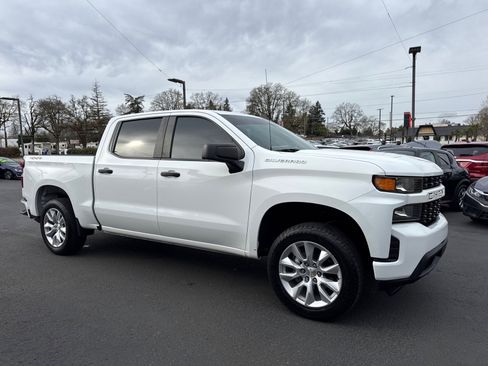 Used 2020 Chevrolet Silverado 1500 Custom w/ Custom Value Package AWD/4WD image 10