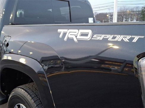 Certified 2022 Toyota Tacoma TRD Sport image 9