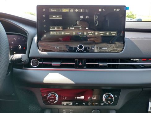 New 2025 Mitsubishi Outlander SE image 3